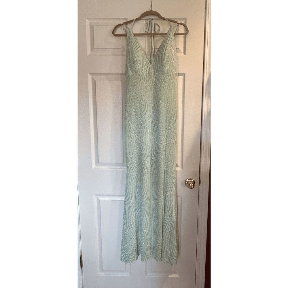 Sage/Sea Green Juniors Prom/Formal/Winter Dance Dress Size 7, Halter, Sparkle